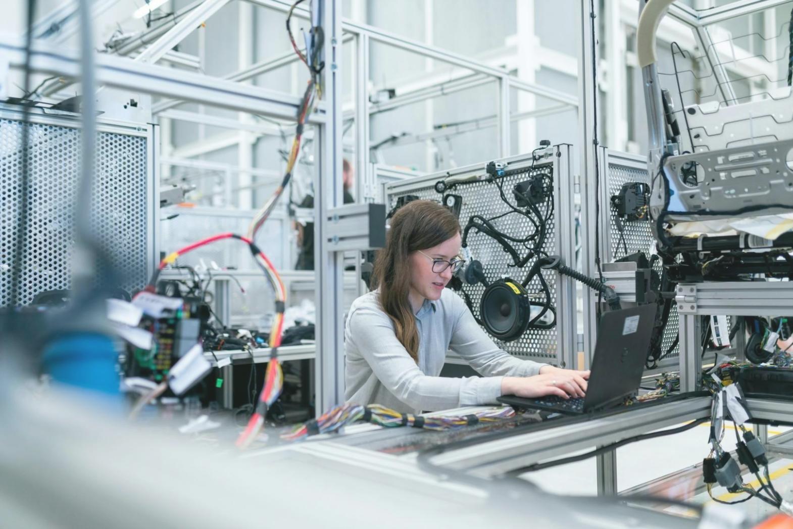 Entwicklung und Training neuronaler Netze für Zeitreihenvorhersagen im Handelskontext